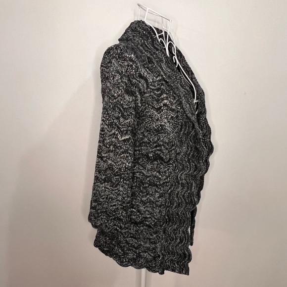 SOLD 1/28 Willi Smith Black & White Open Knit Cardigan - Picture 7 of 12